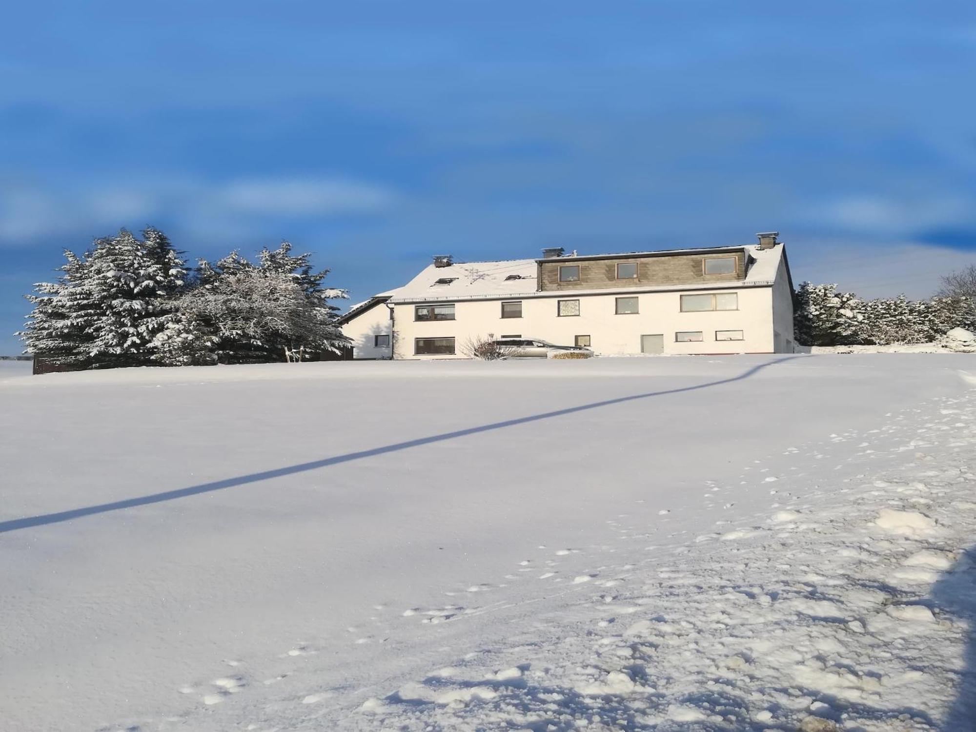 Beautiful Holiday Home Ideal For Hikers Kleinlangenfeld Exterior photo